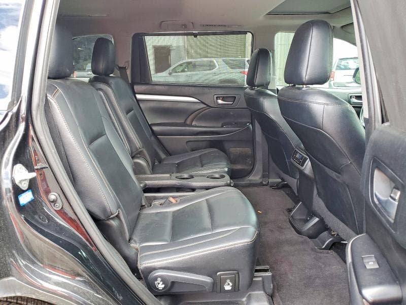 2019 TOYOTA HIGHLANDER XLE 11