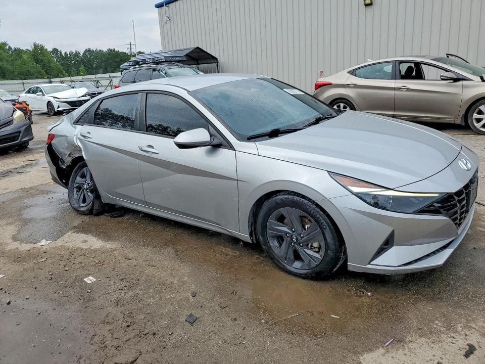 2023 HYUNDAI ELANTRA SEL 4