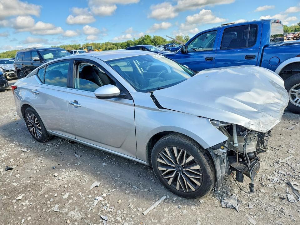 2023 NISSAN ALTIMA SV 4