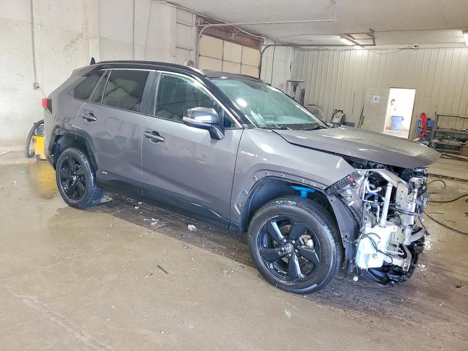 2020 TOYOTA RAV4 XSE 4