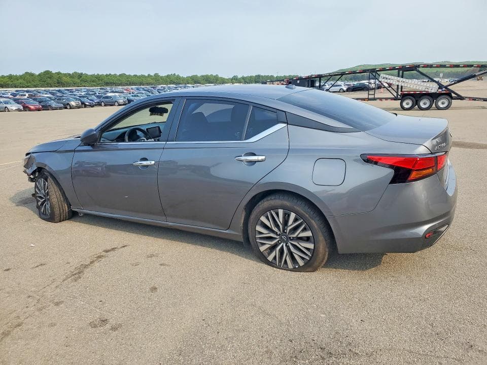 2024 NISSAN ALTIMA SV 2