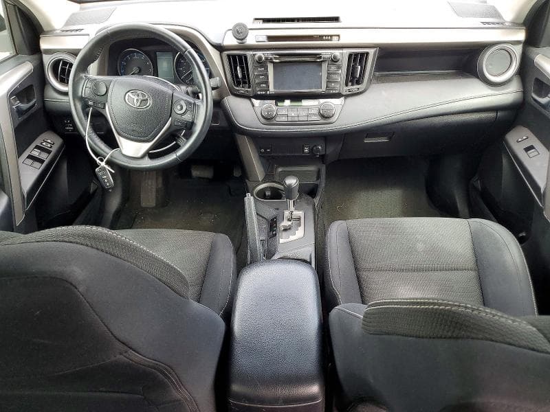 2017 TOYOTA RAV4 XLE 8