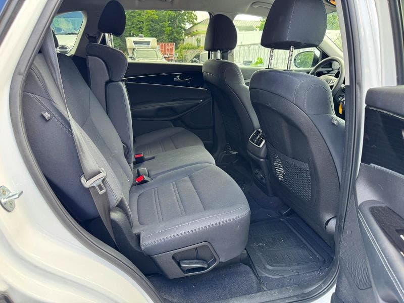 2019 KIA SORENTO LX 12