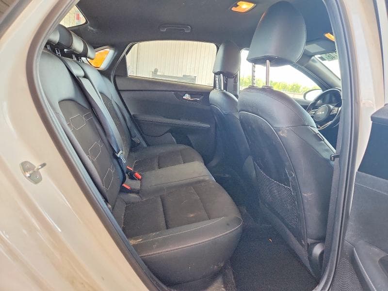 2023 KIA FORTE GT LINE 10