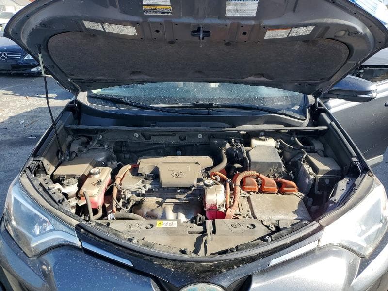 2017 TOYOTA RAV4 HYBRID XLE 11