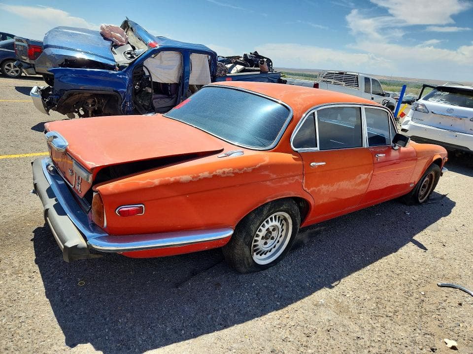 1976 JAGUAR XJ6 3