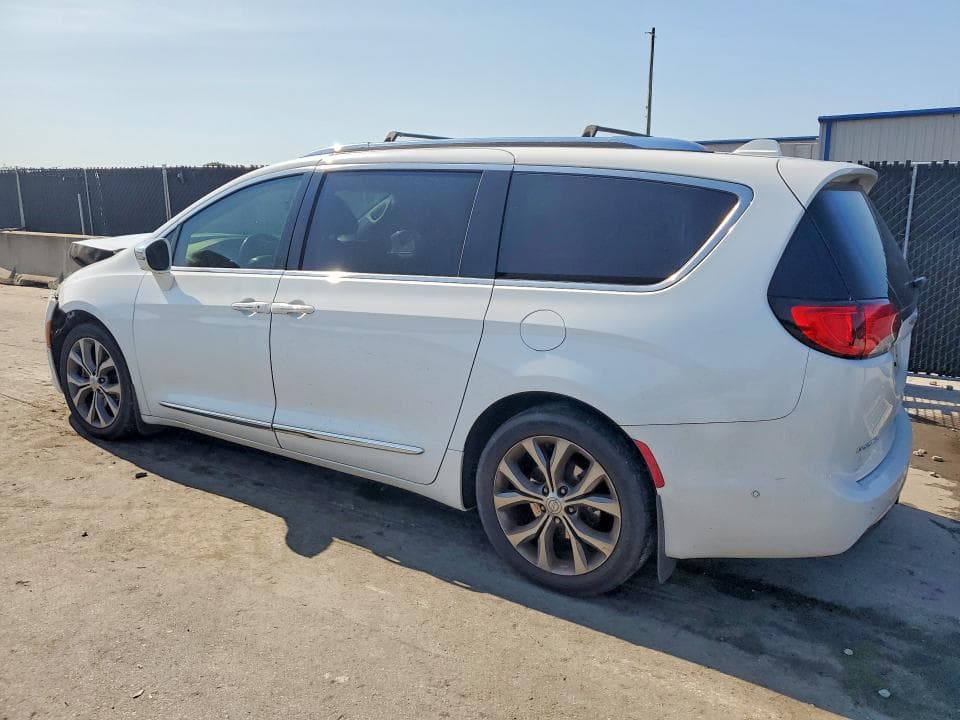 2018 CHRYSLER PACIFICA LIMITED 2