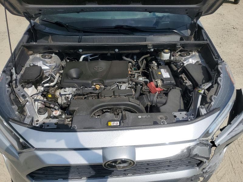 2021 TOYOTA RAV4 XLE 12
