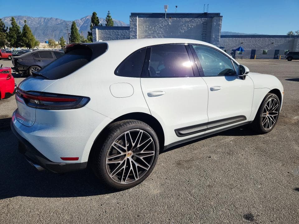 2022 PORSCHE MACAN 3