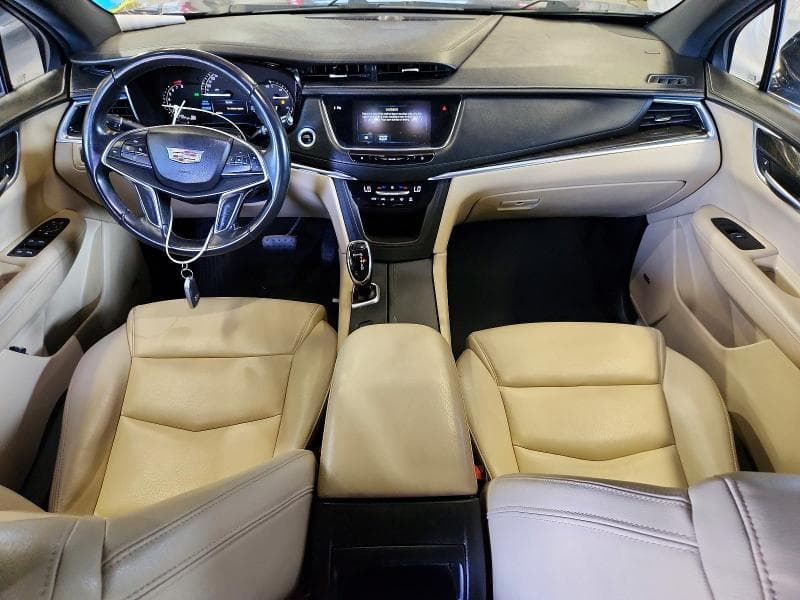 2018 CADILLAC XT5 8