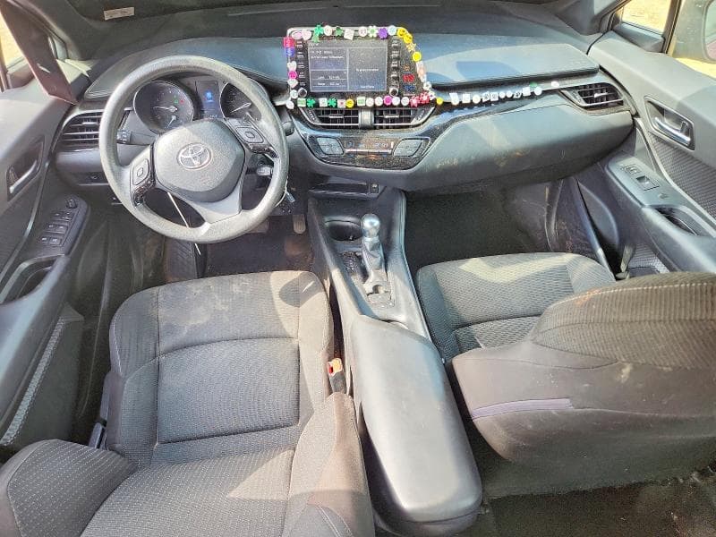 2019 TOYOTA C-HR LE 8