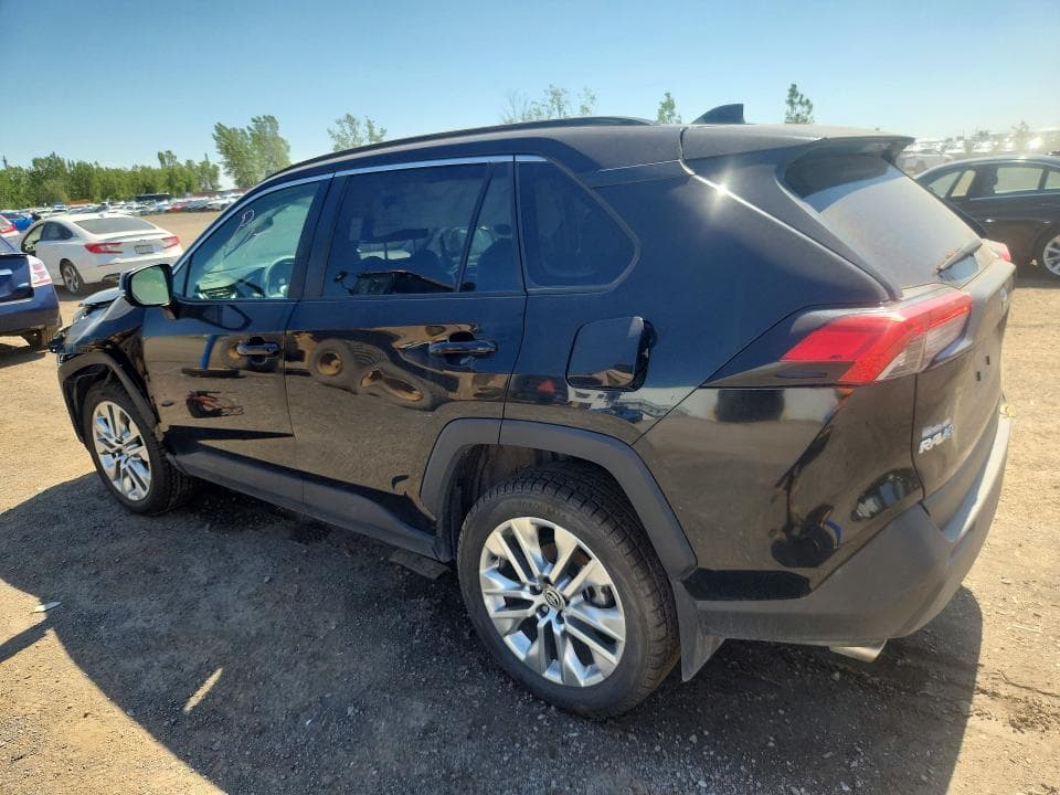 2025 TOYOTA RAV4 XLE 2