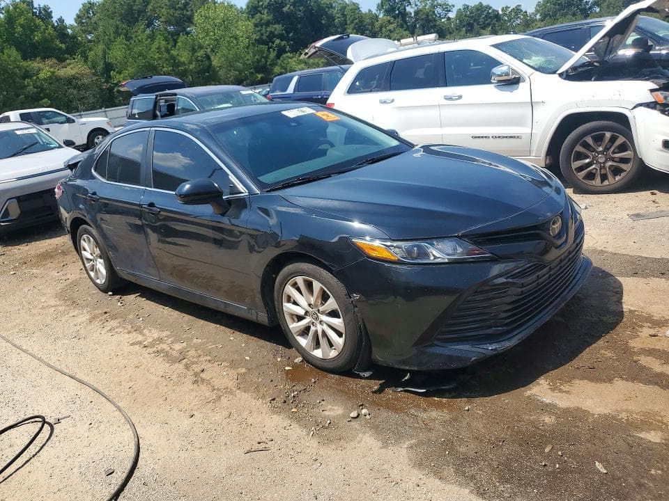 2020 TOYOTA CAMRY LE 4