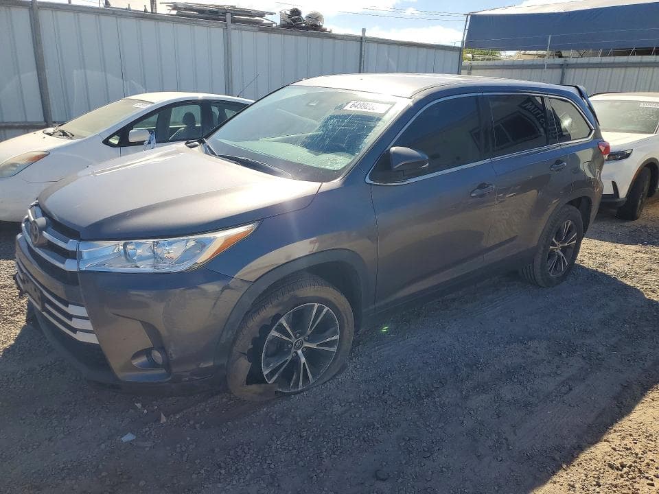 2017 TOYOTA HIGHLANDER LE - 1