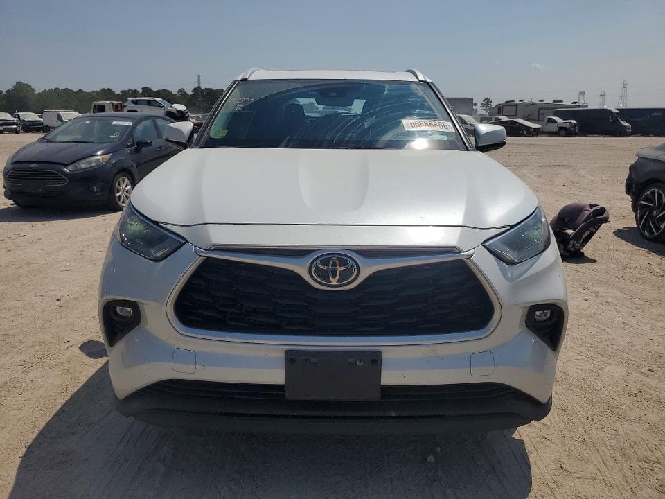 2022 TOYOTA HIGHLANDER XLE 5