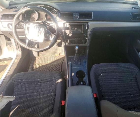 2017 VOLKSWAGEN PASSAT S 8