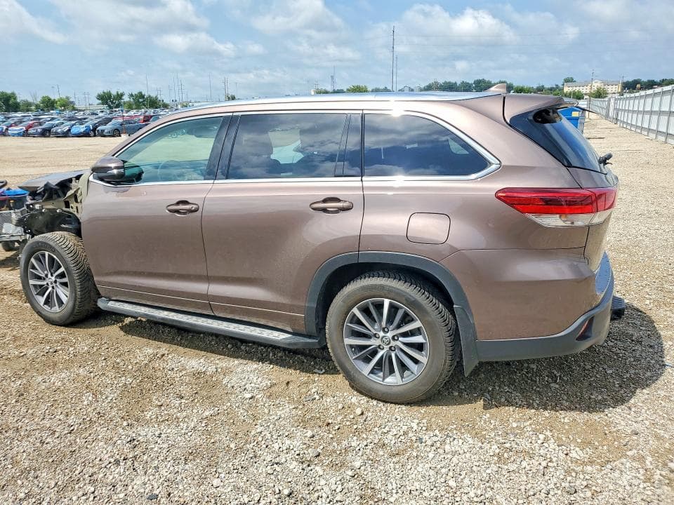 2018 TOYOTA HIGHLANDER XLE 2