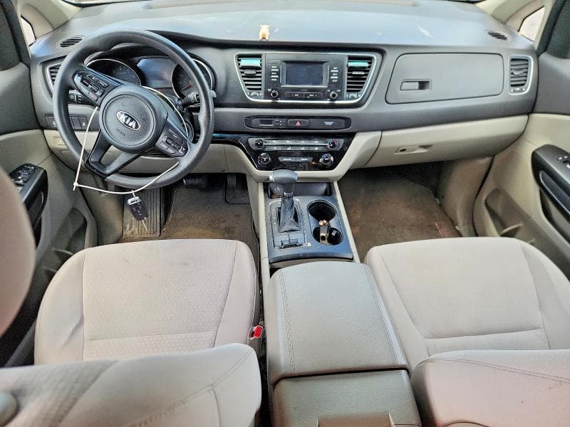 2017 KIA SEDONA LX 8