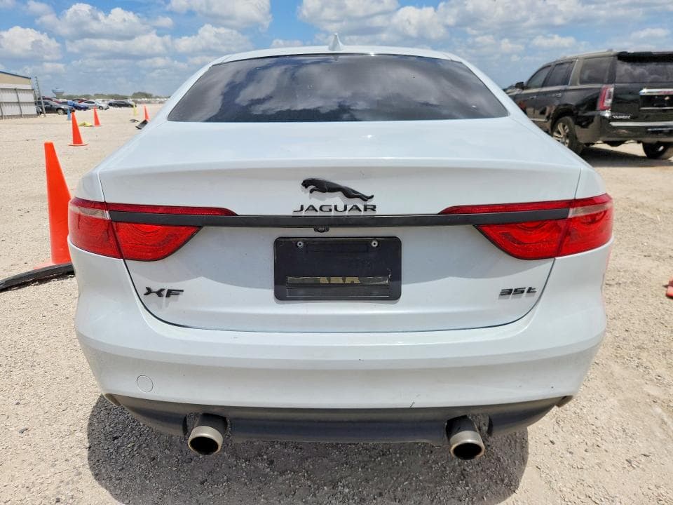 2018 JAGUAR XF PREMIUM 6