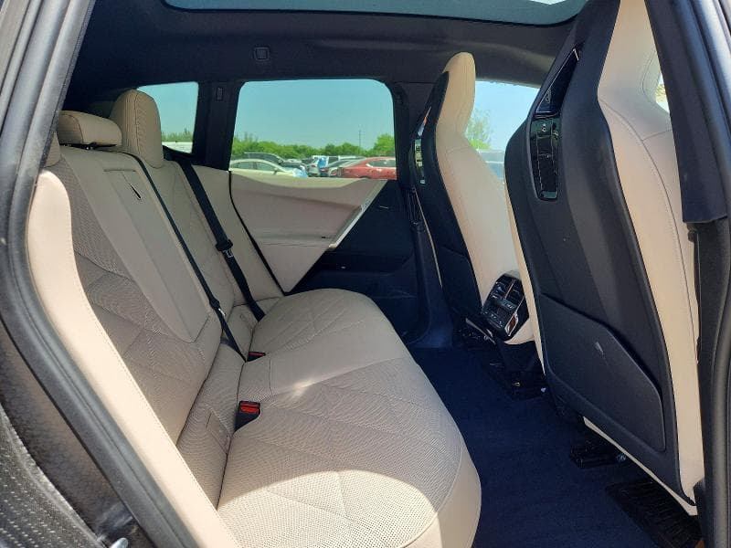 2025 BMW IX XDRIVE50 11