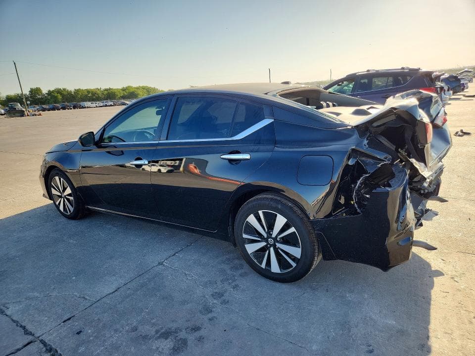 2022 NISSAN ALTIMA SV 2