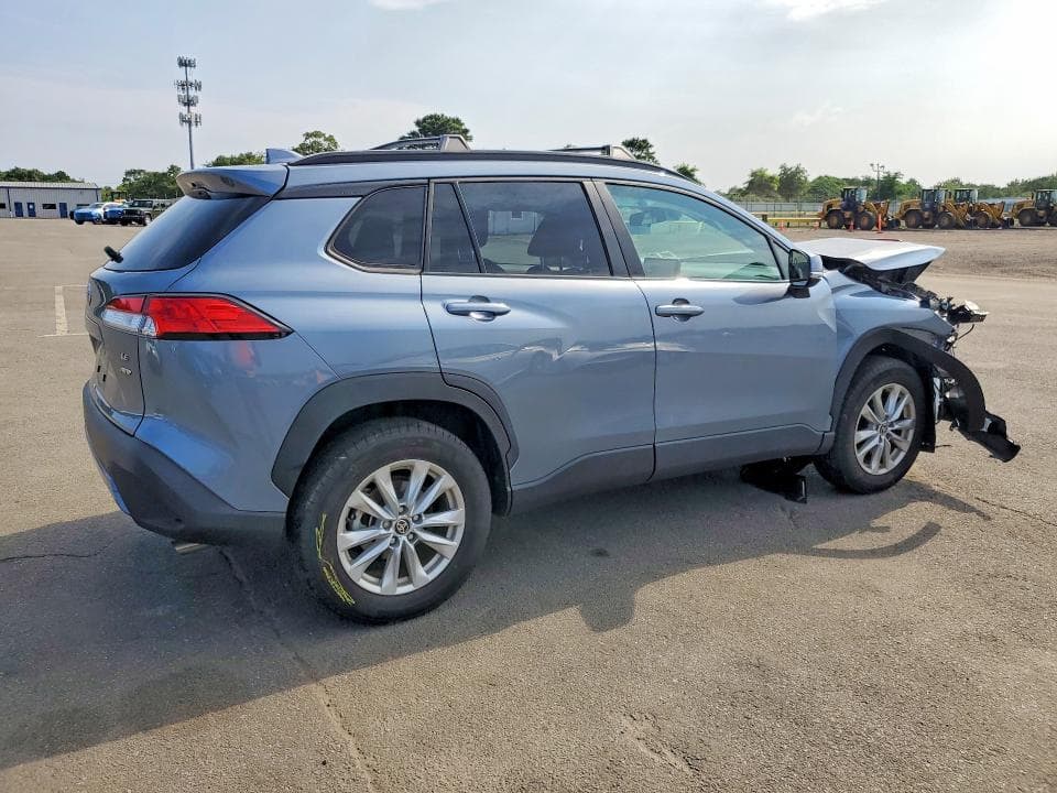 2024 TOYOTA COROLLA CROSS LE 3