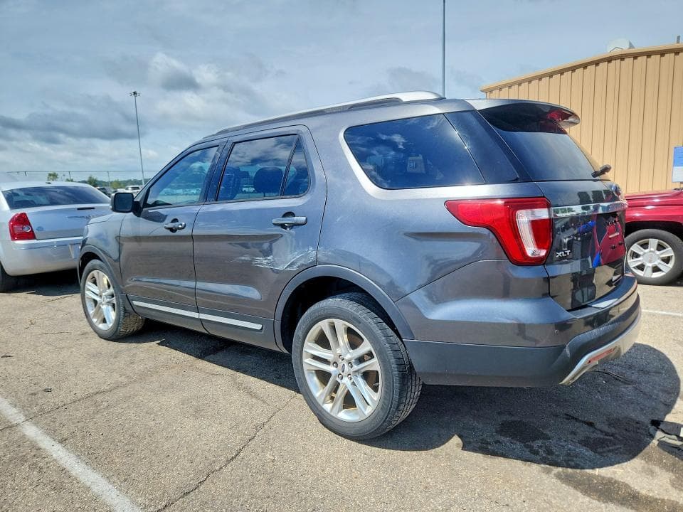2017 FORD EXPLORER XLT 2