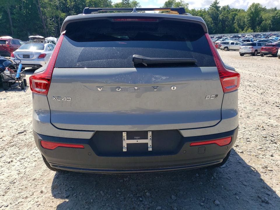 2026 VOLVO XC40 PLUS 6
