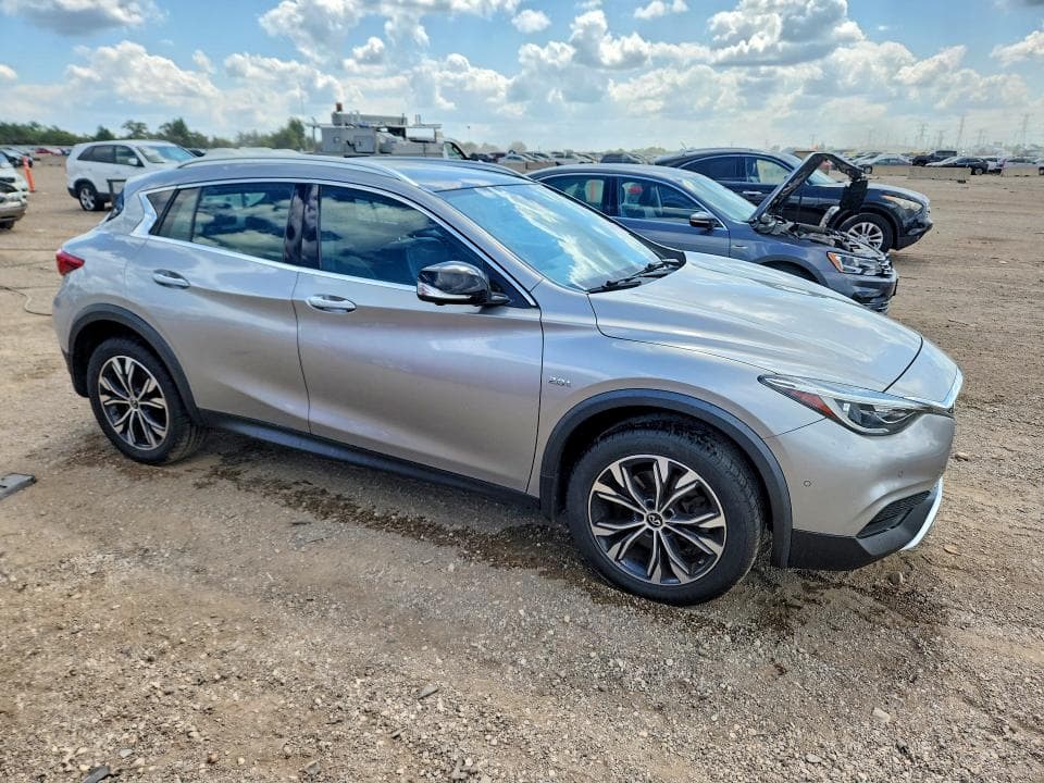 2019 INFINITI QX30 LUXE 4