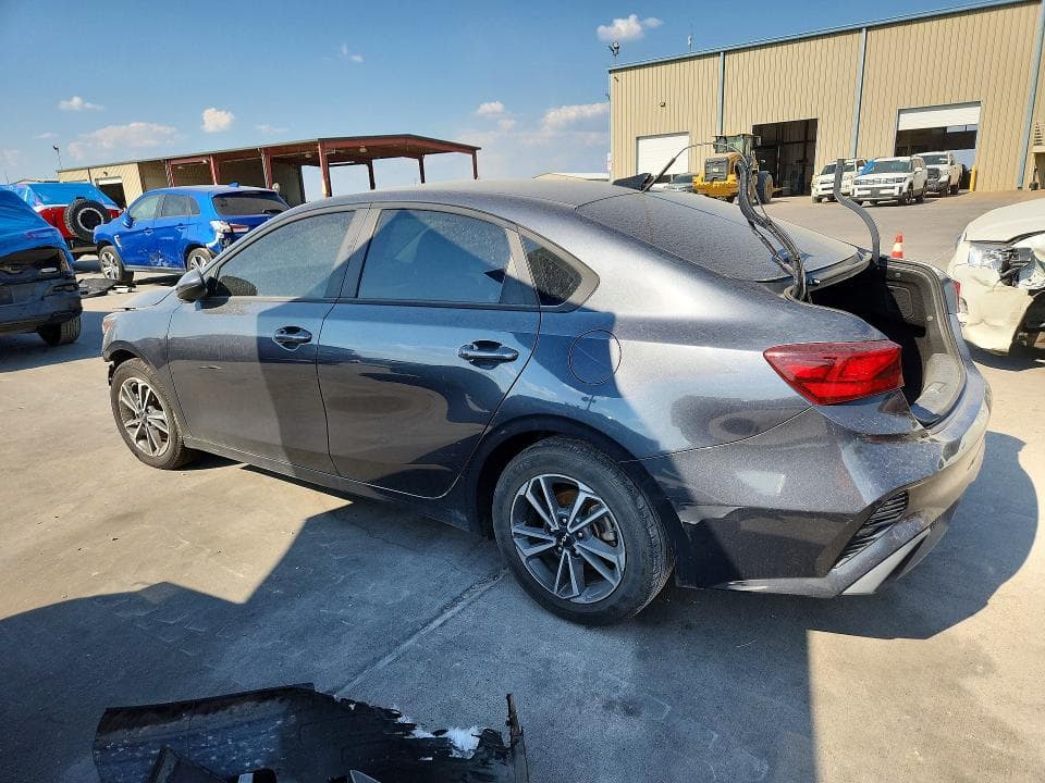 2023 KIA FORTE LXS 2