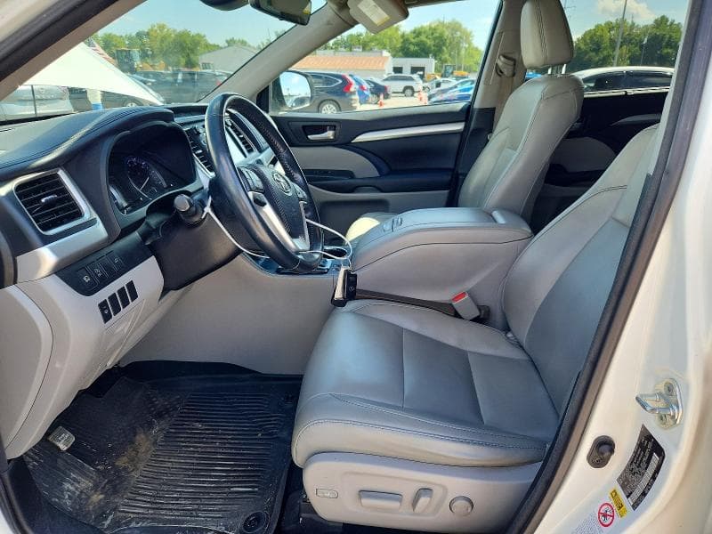 2017 TOYOTA HIGHLANDER XLE 7