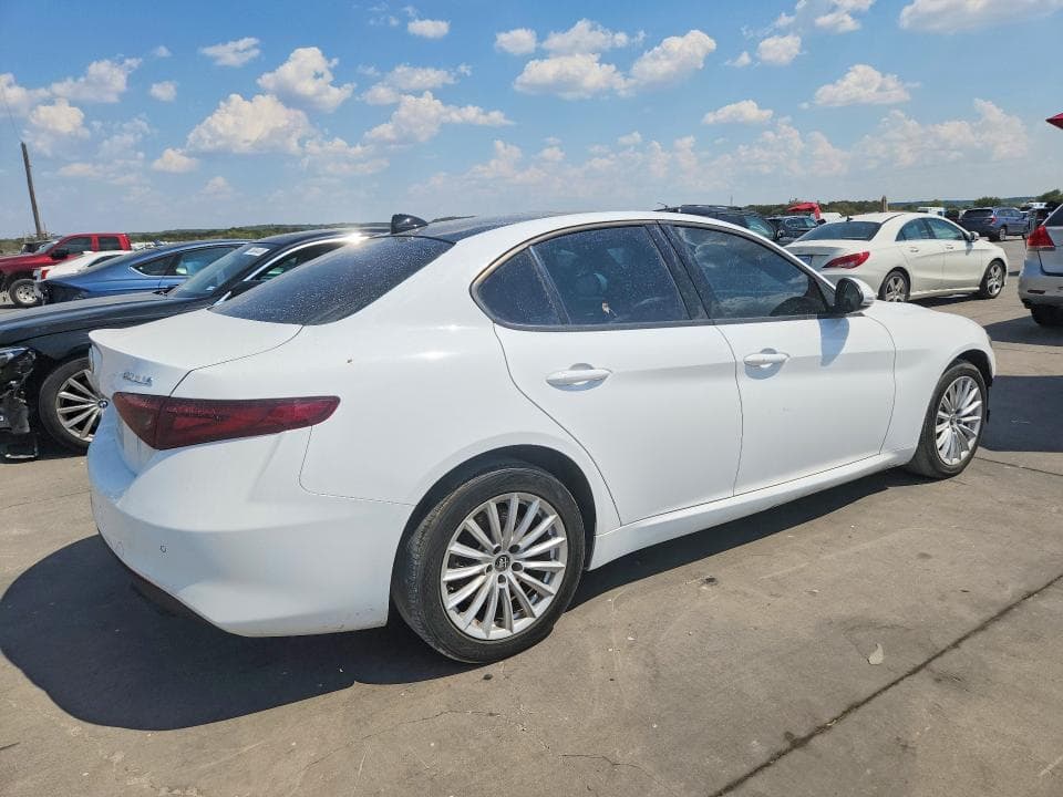 2022 ALFA ROMEO GIULIA 3