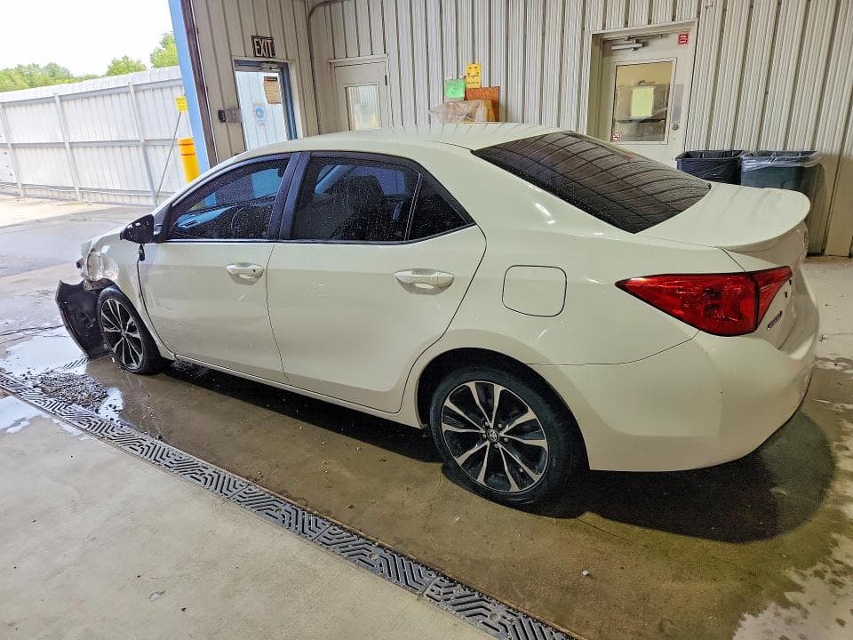 2017 TOYOTA COROLLA SE 2