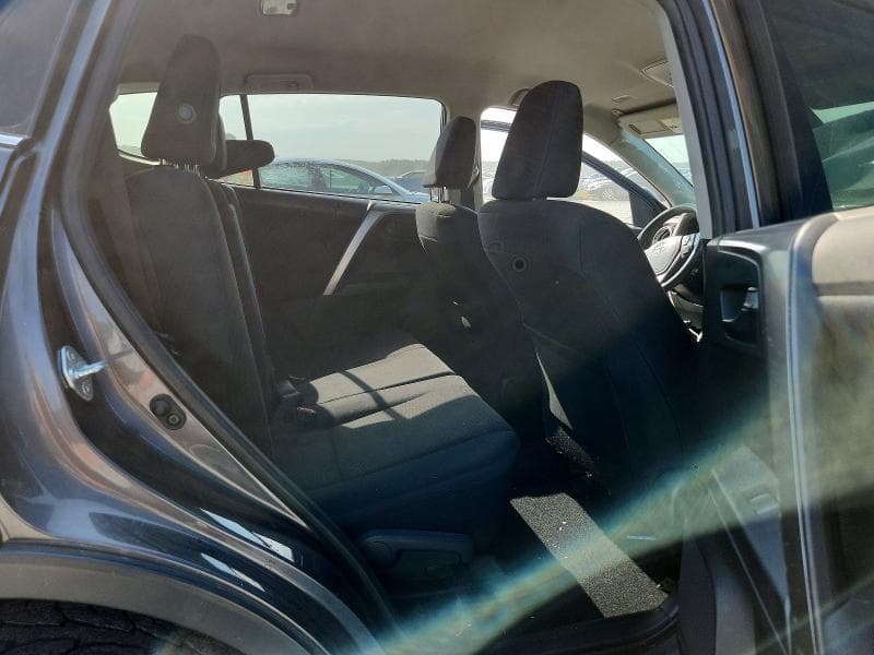 2018 TOYOTA RAV4 LE 10