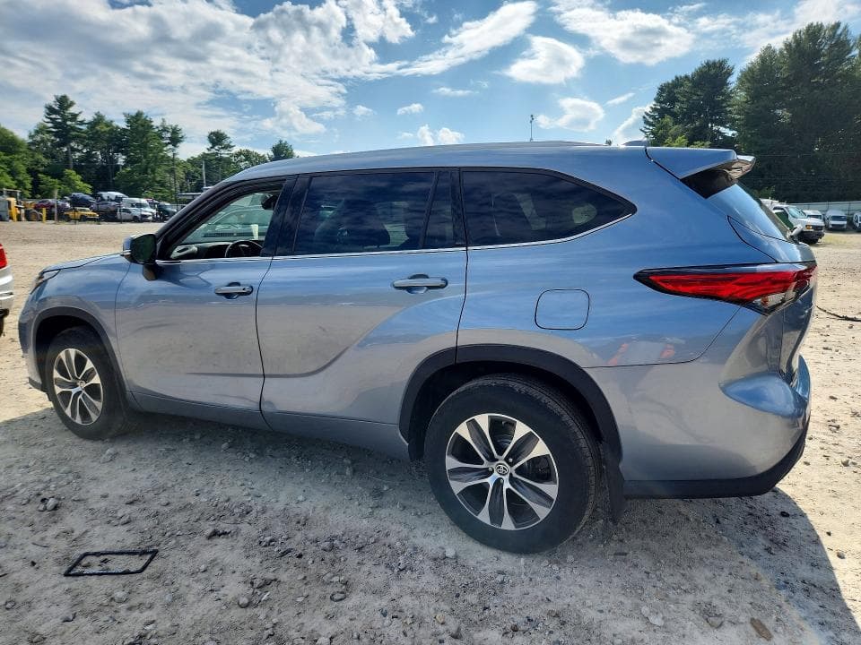 2020 TOYOTA HIGHLANDER XLE 2