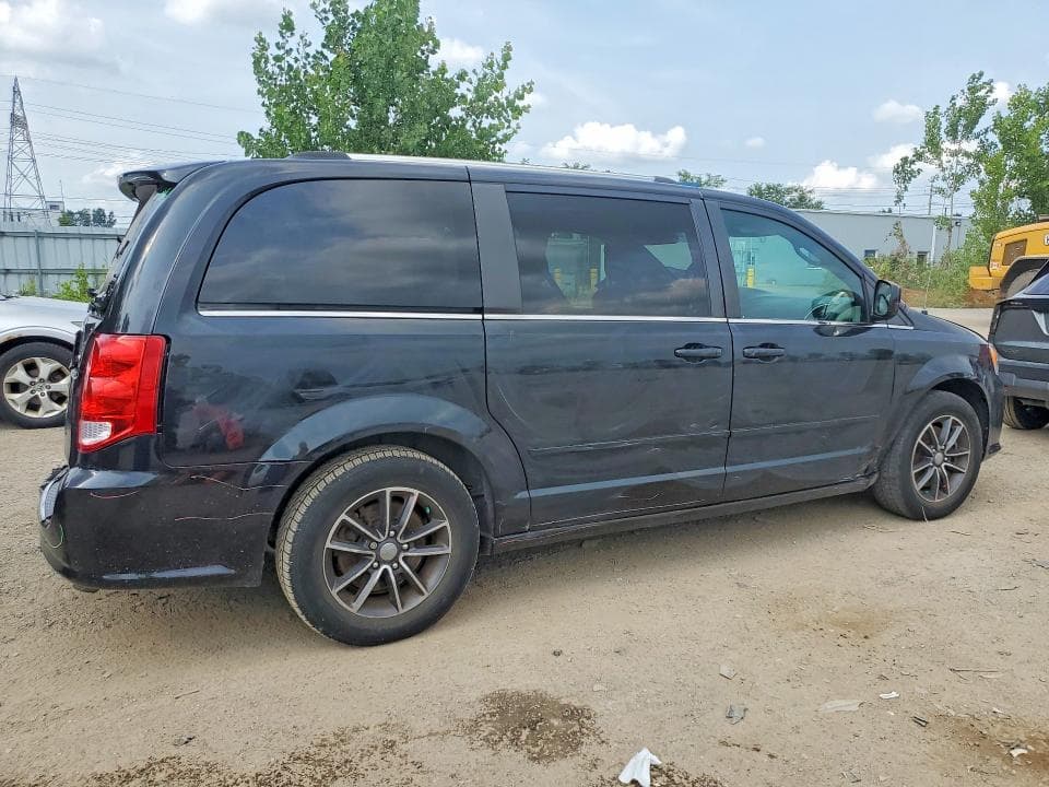 2017 DODGE GRAND CARAVAN SE 3