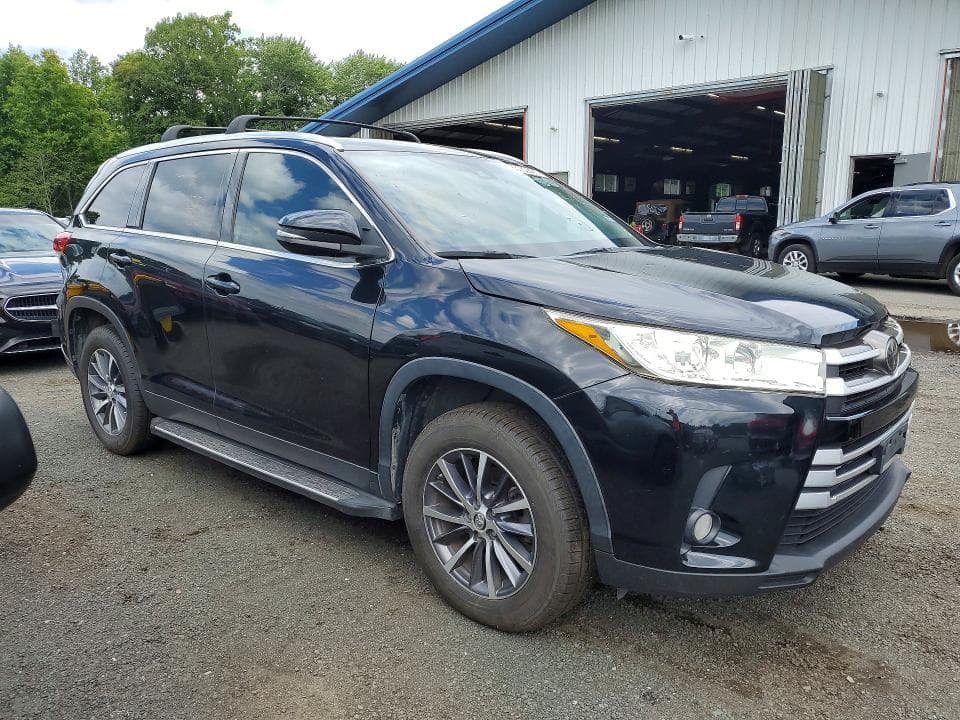 2019 TOYOTA HIGHLANDER XLE 4