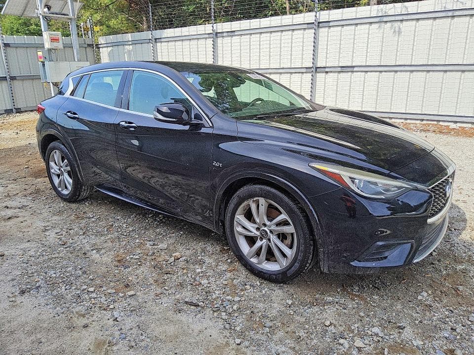 2018 INFINITI QX30 LUXURY 4