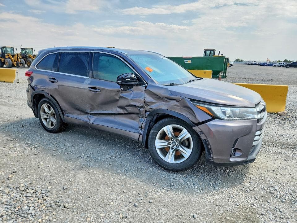 2019 TOYOTA HIGHLANDER LIMITED 4
