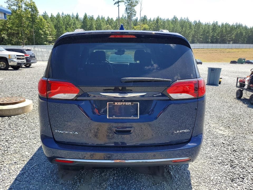 2017 CHRYSLER PACIFICA LIMITED 6