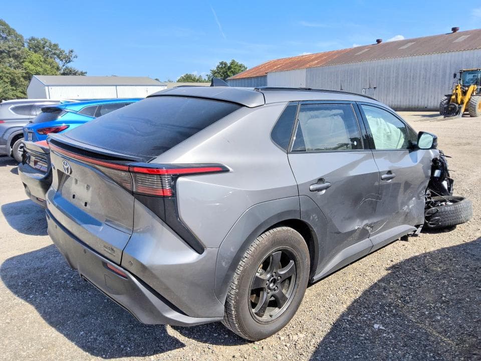 2026 TOYOTA BZ XLE 3