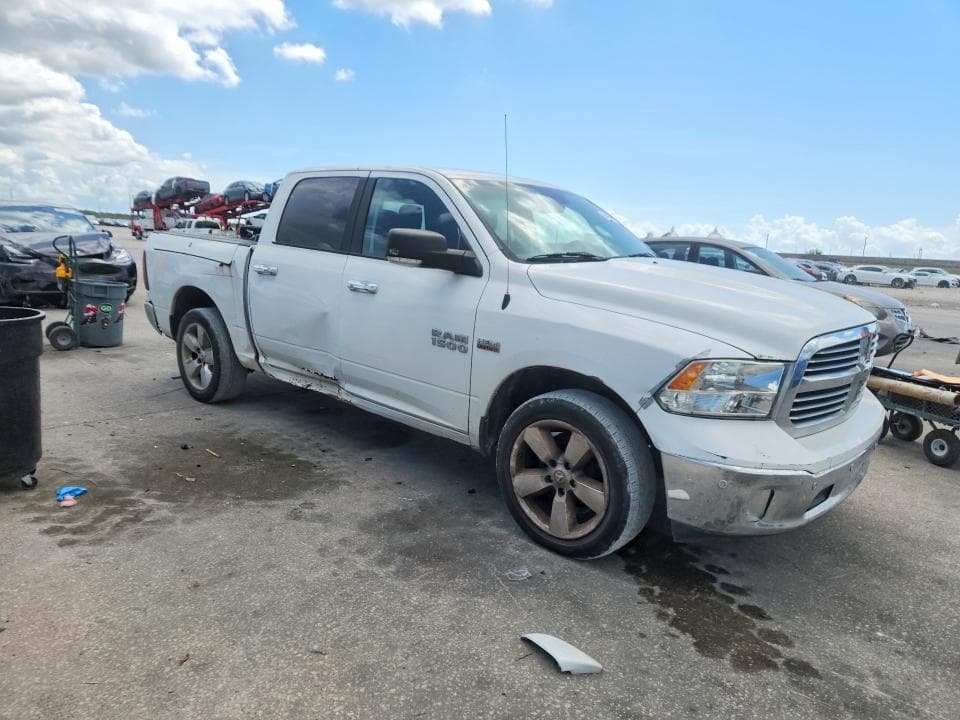 2017 RAM 1500 SLT 4