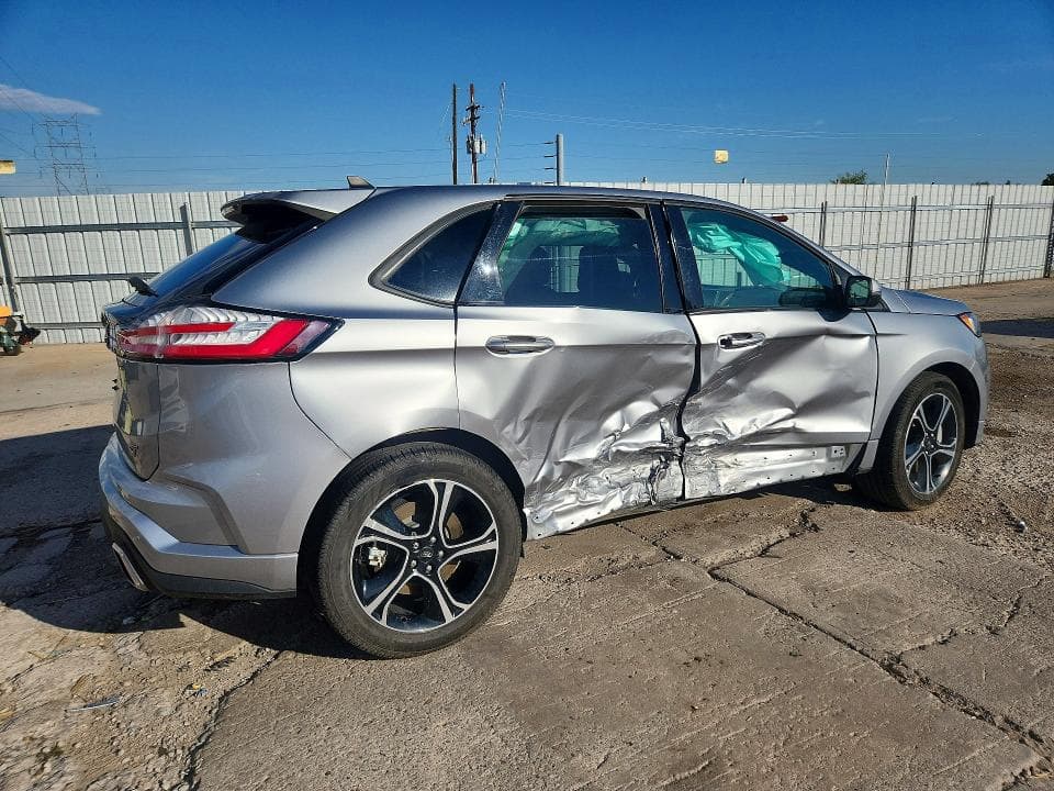2022 FORD EDGE ST 3