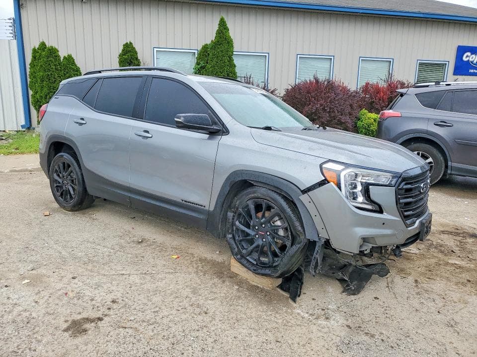 2023 GMC TERRAIN SLT 4
