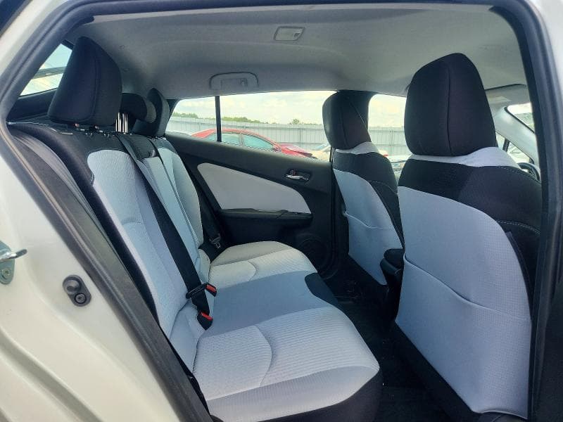 2018 TOYOTA PRIUS THREE 10