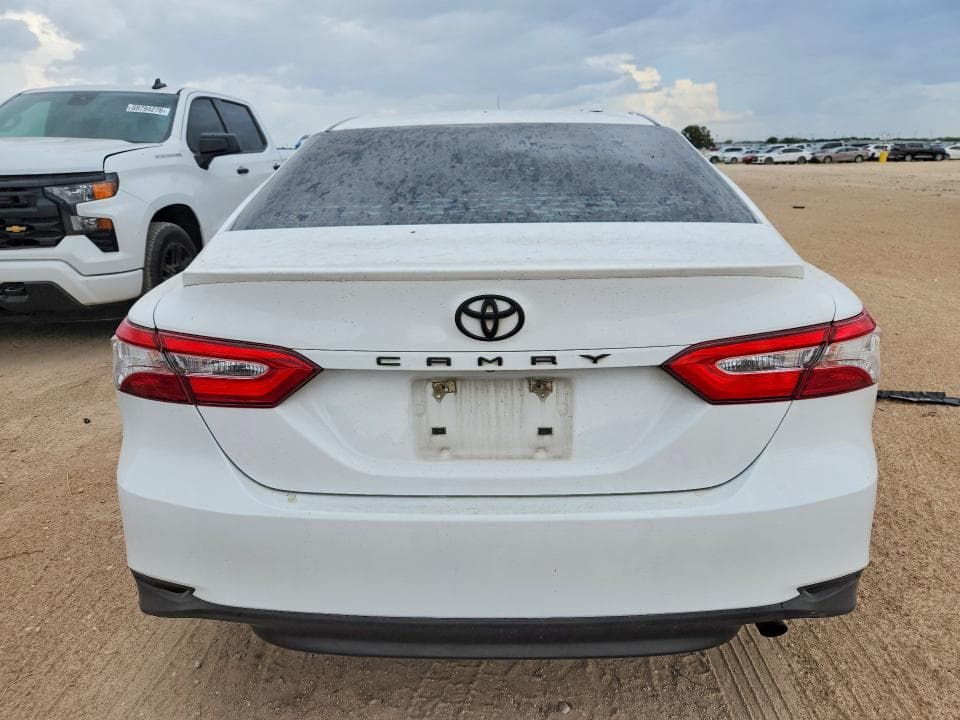 2018 TOYOTA CAMRY LE 6
