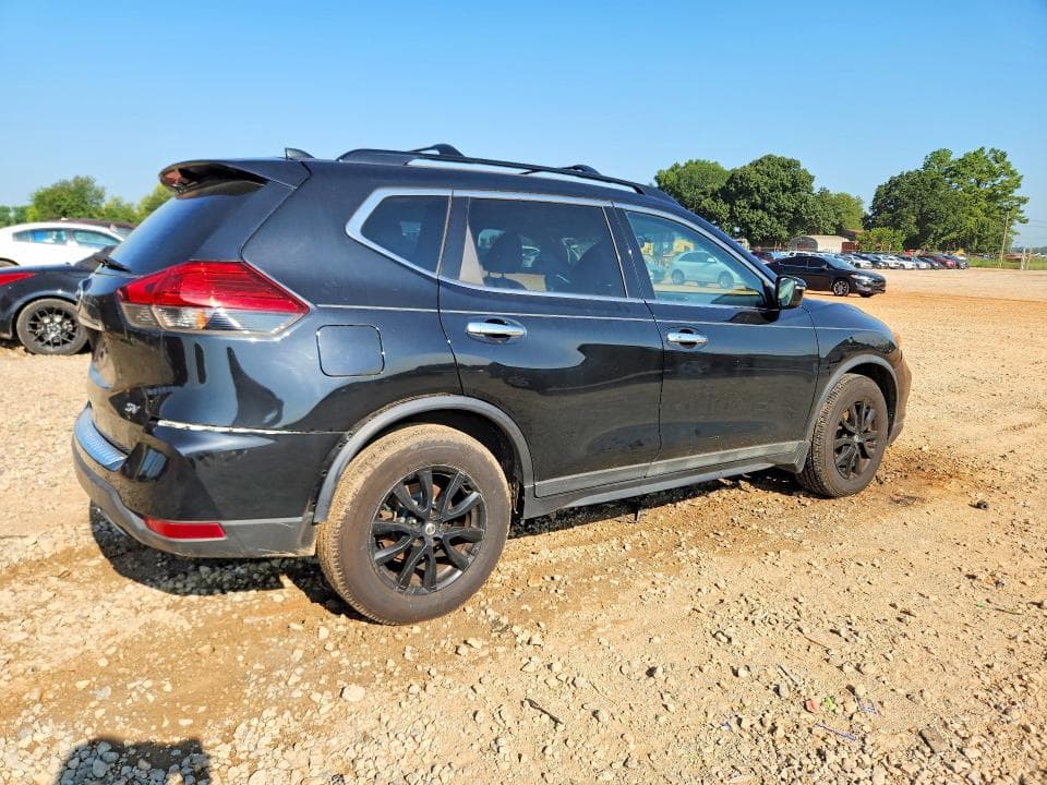 2017 NISSAN ROGUE SV 3