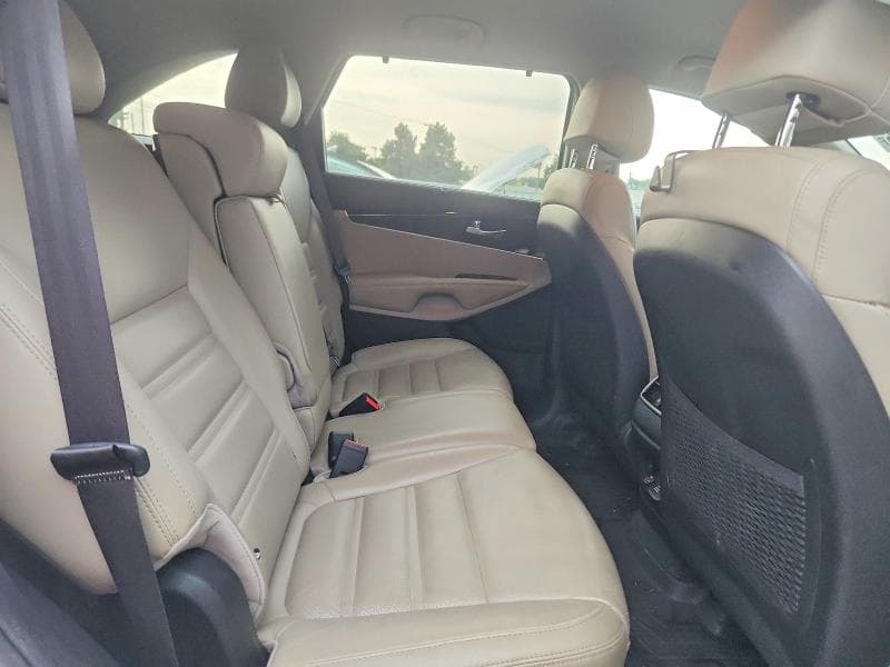 2017 KIA SORENTO EX 11