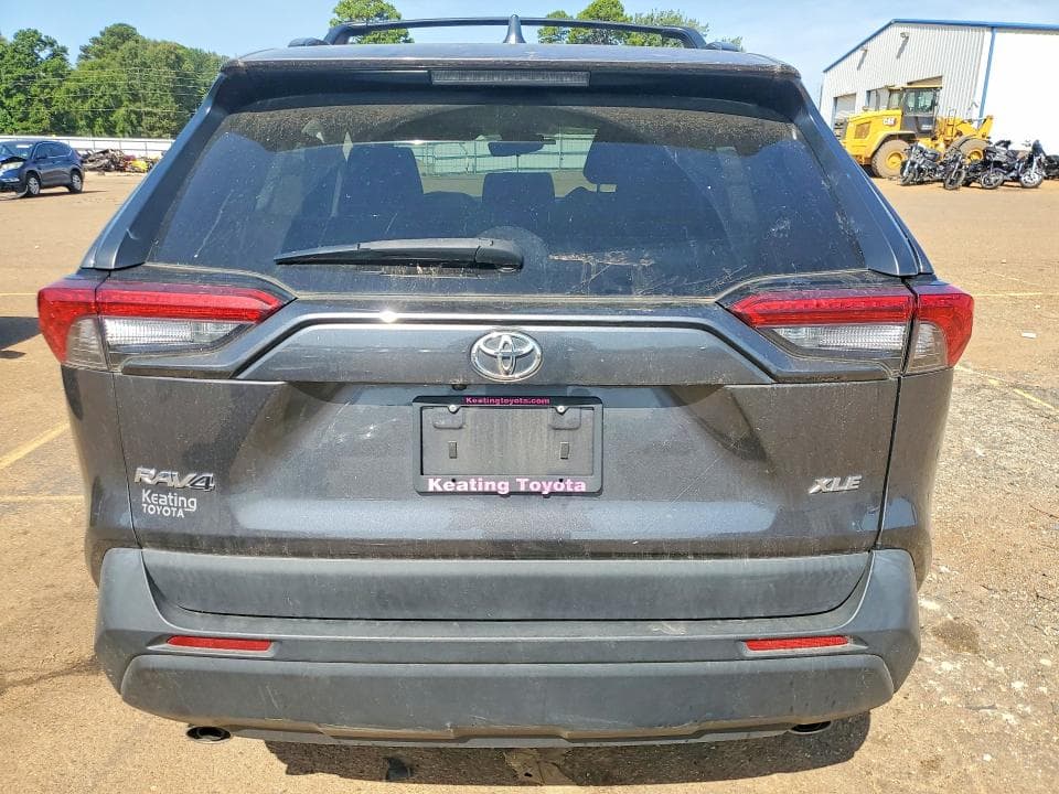 2023 TOYOTA RAV4 XLE 6