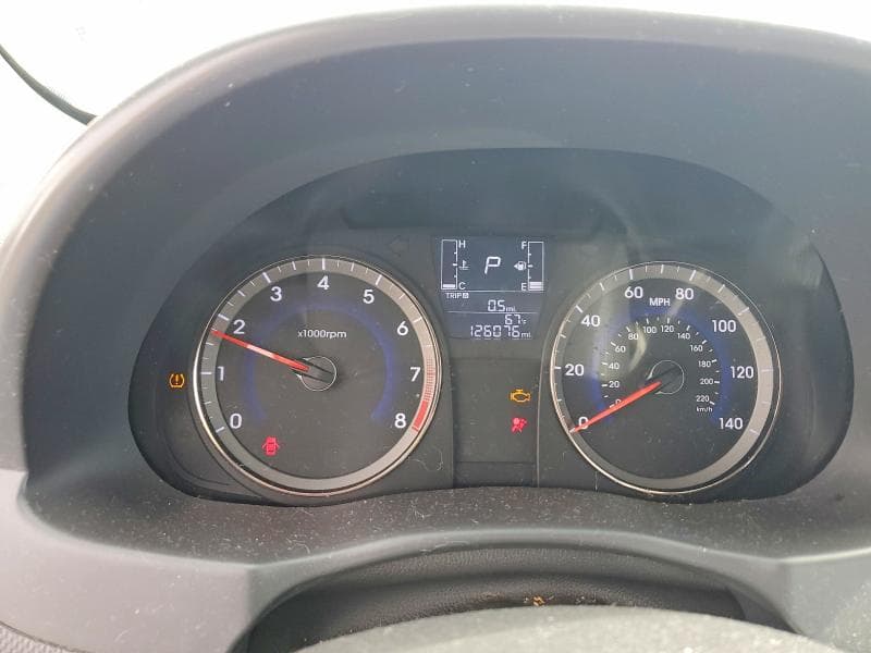 2017 HYUNDAI ACCENT SE 9